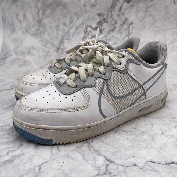Nike Air Force 1. Size 6.5Y Fit a women's 8/8.5. In excellent condition! - Picture 1 of 9